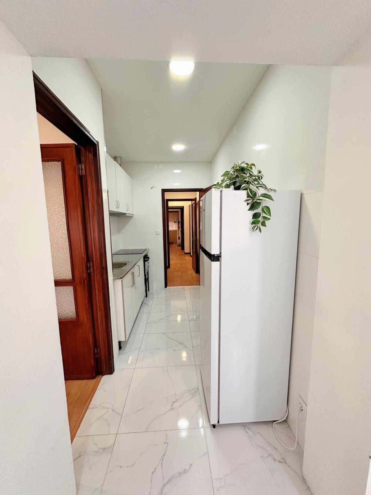 Downtown 2 Minutes By Walk To Center And Metro-Direct To Airpot T4 Leilighet Porto Eksteriør bilde